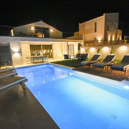 Villa Silentium Evilia By Posarellivillas *